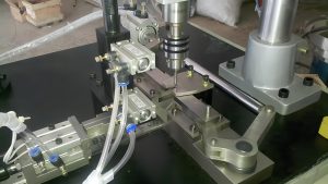 工程案例：五金加工件自动攻牙机